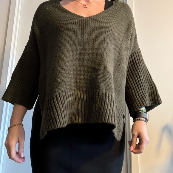 V-neck SFW sweater - Picture 4 of 7